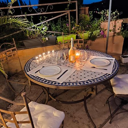 Love-Room Discret 40 M2 Bormes Les Mimosas Village Avec Terrasse Buitenkant foto