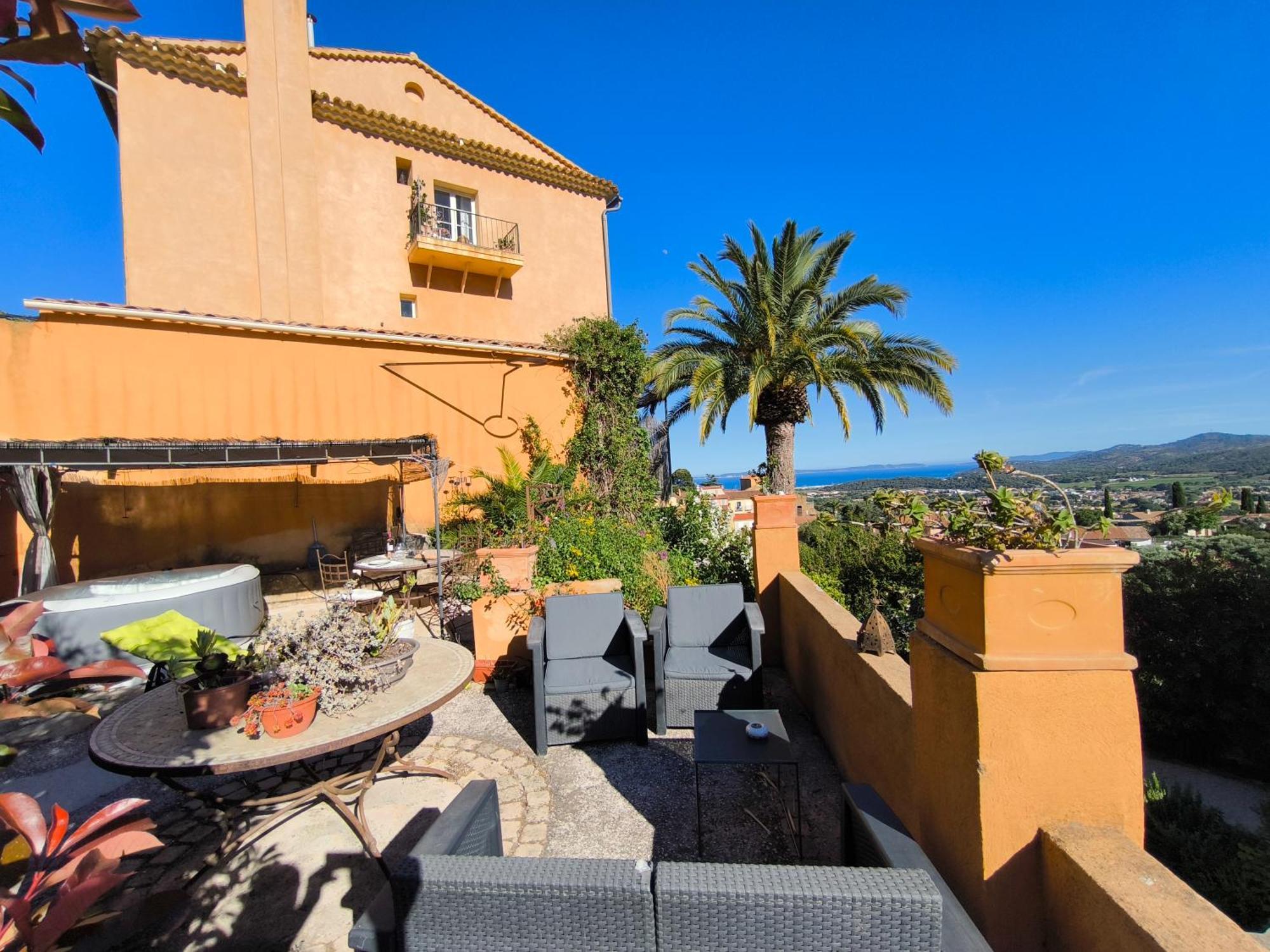 Love-Room Discret 40 M2 Bormes Les Mimosas Village Avec Terrasse Buitenkant foto