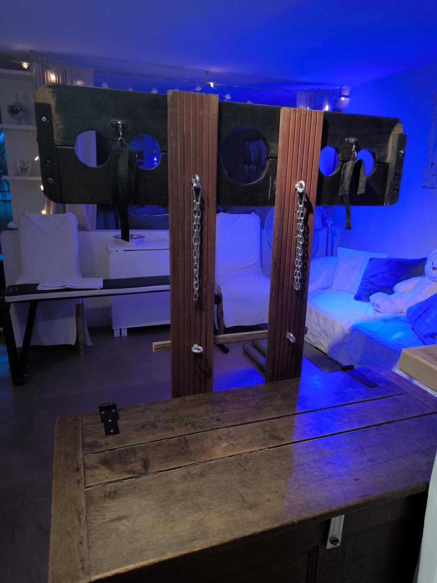 Love-Room Discret 40 M2 Bormes Les Mimosas Village Avec Terrasse Buitenkant foto
