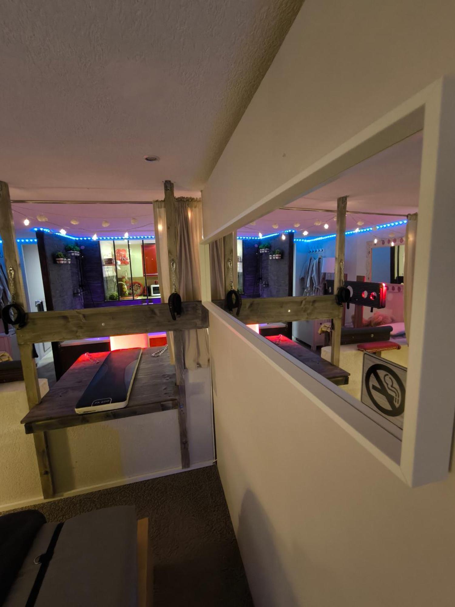 Love-Room Discret 40 M2 Bormes Les Mimosas Village Avec Terrasse Buitenkant foto