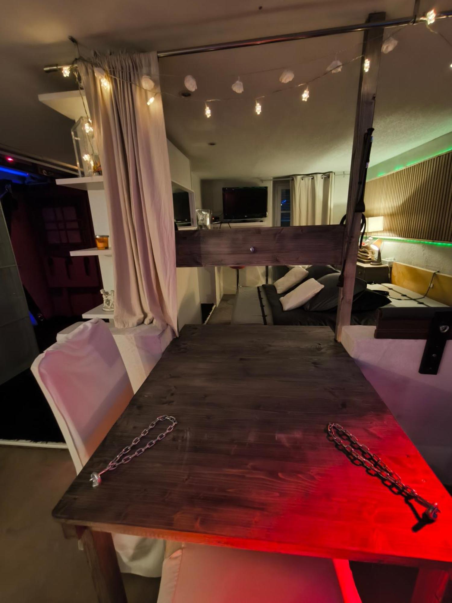 Love-Room Discret 40 M2 Bormes Les Mimosas Village Avec Terrasse Buitenkant foto