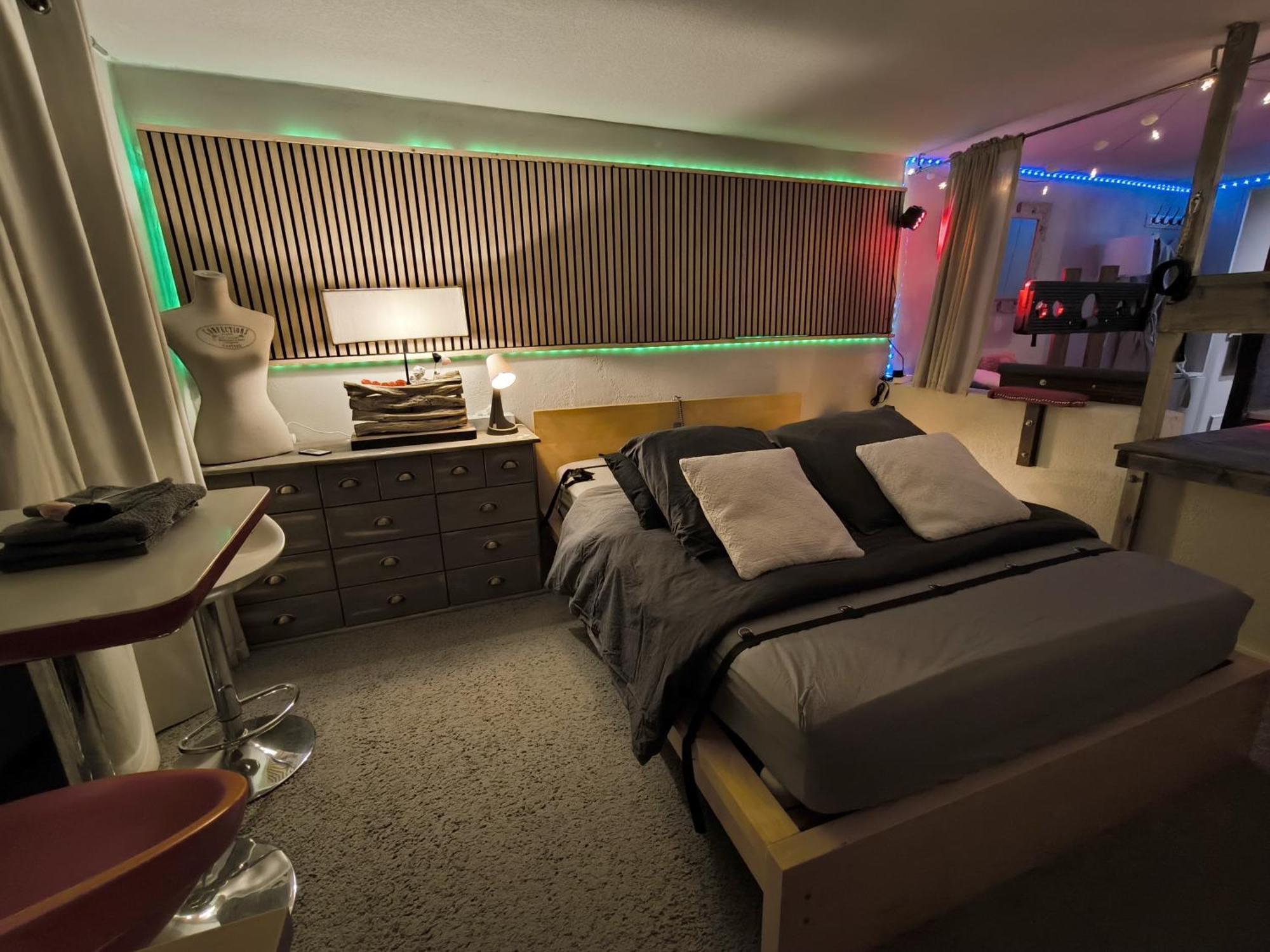 Love-Room Discret 40 M2 Bormes Les Mimosas Village Avec Terrasse Buitenkant foto