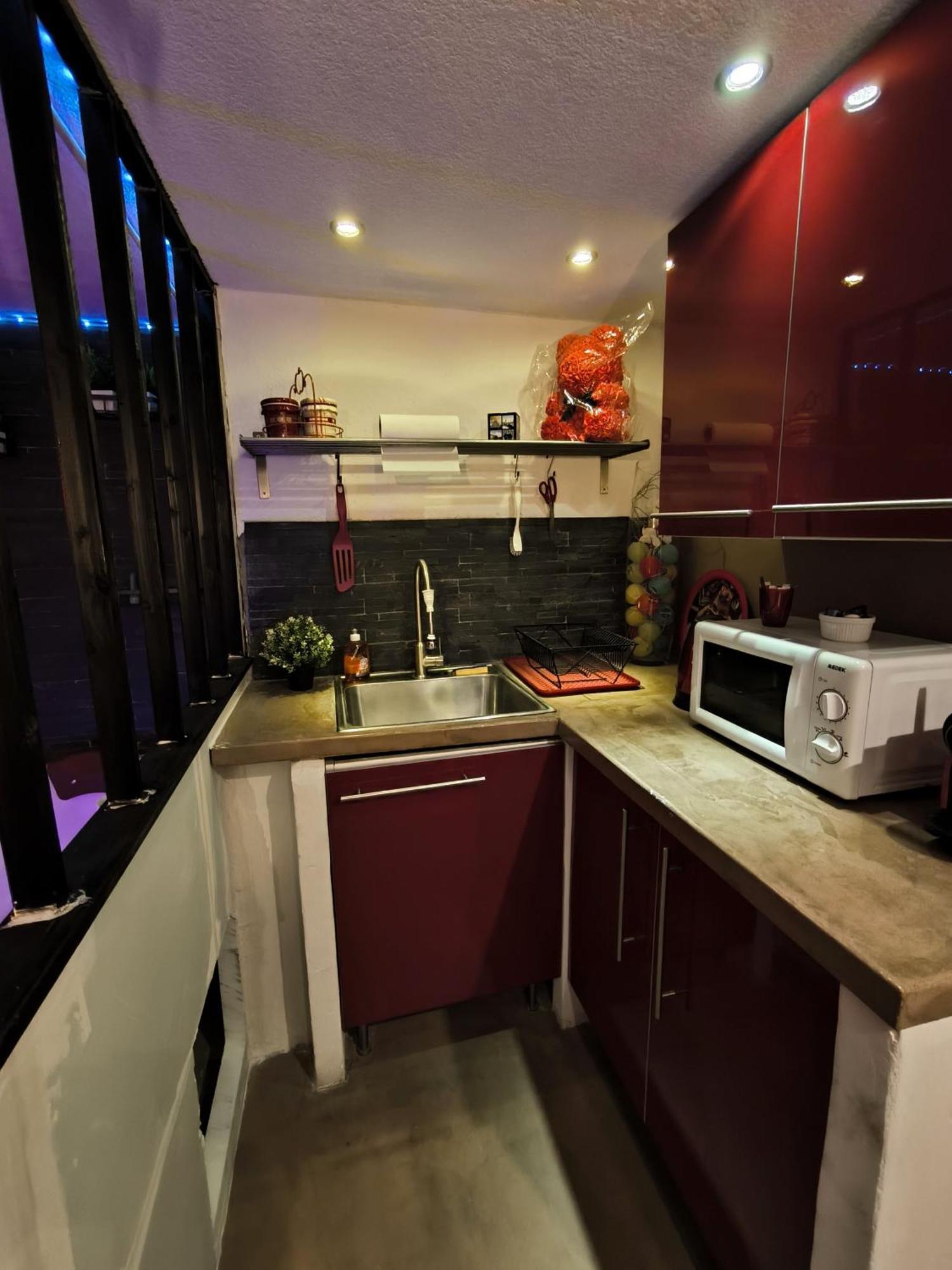 Love-Room Discret 40 M2 Bormes Les Mimosas Village Avec Terrasse Buitenkant foto