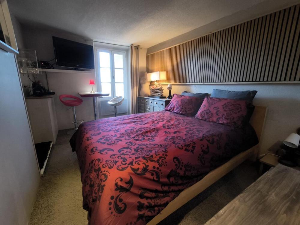Love-Room Discret 40 M2 Bormes Les Mimosas Village Avec Terrasse Buitenkant foto