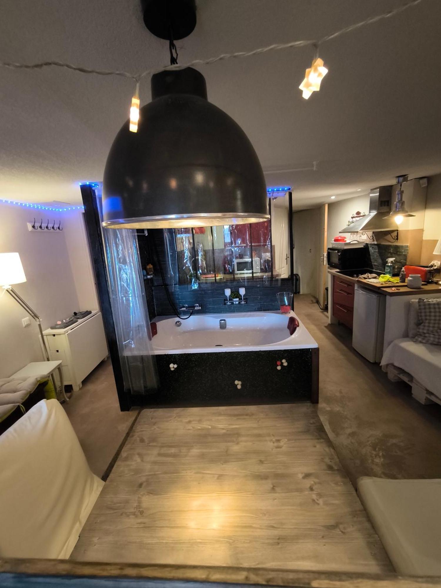 Love-Room Discret 40 M2 Bormes Les Mimosas Village Avec Terrasse Buitenkant foto