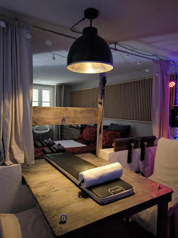 Love-Room Discret 40 M2 Bormes Les Mimosas Village Avec Terrasse Buitenkant foto